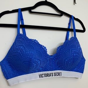 EUC Victoria’s Secret Logo & Lace 36B Wireless Bra